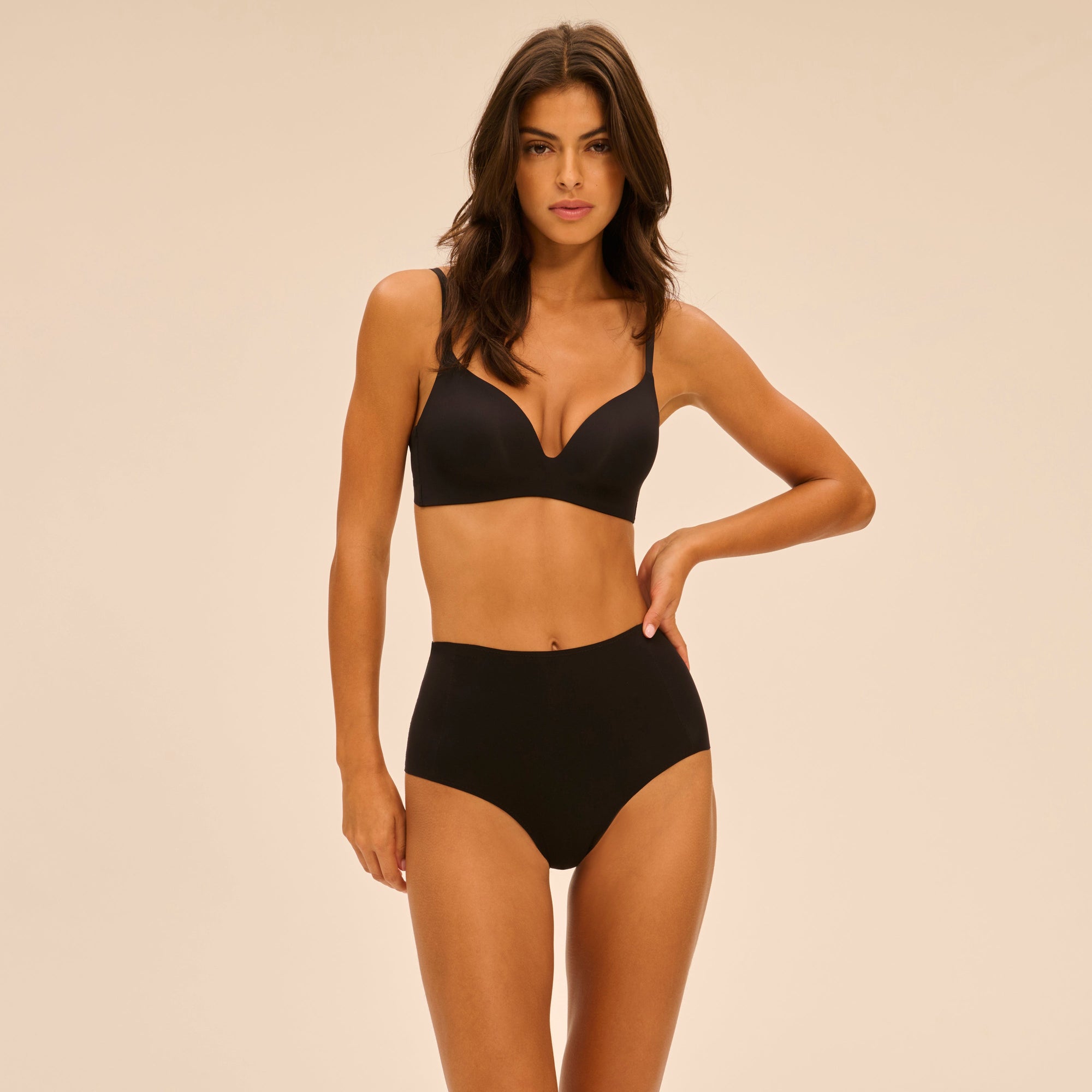 Essential Non-wired triangle bra - Black - 3