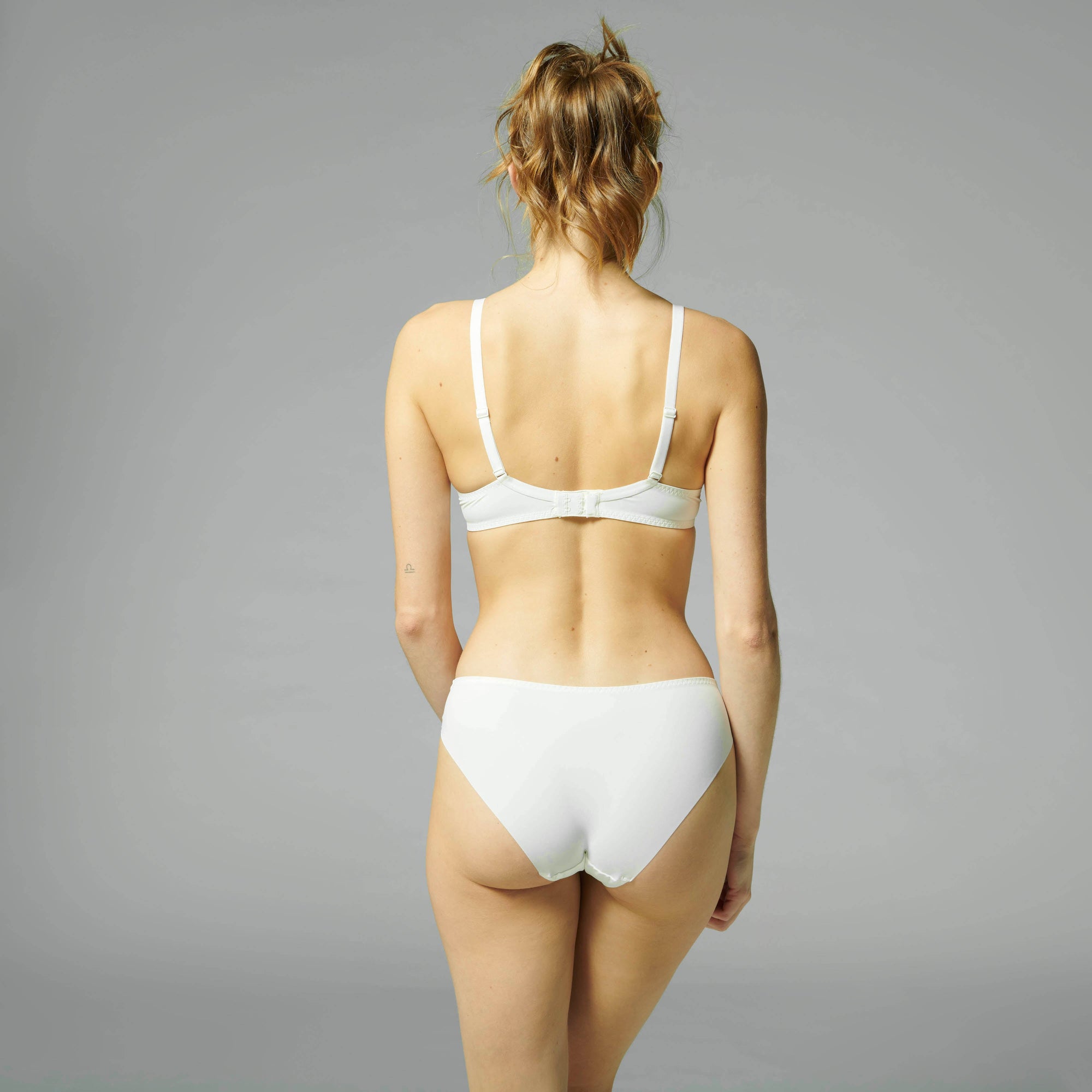 Wish Plunging Underwired Bra - Natural - Image 4