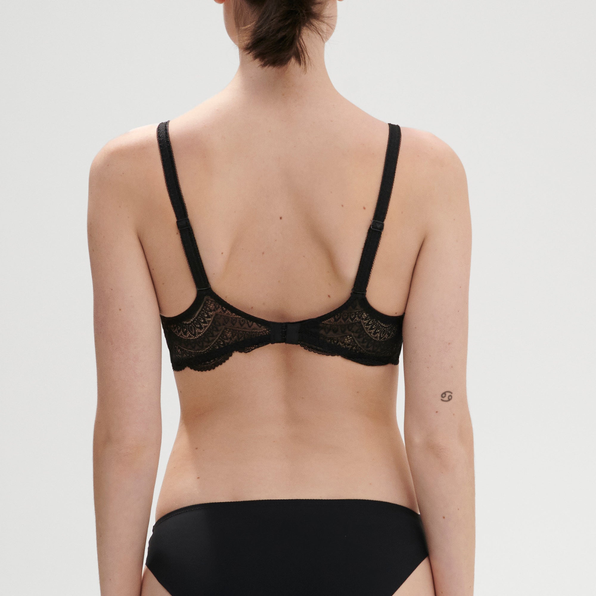 Karma Squared Neckline Spacer Bra - Black - Image 2