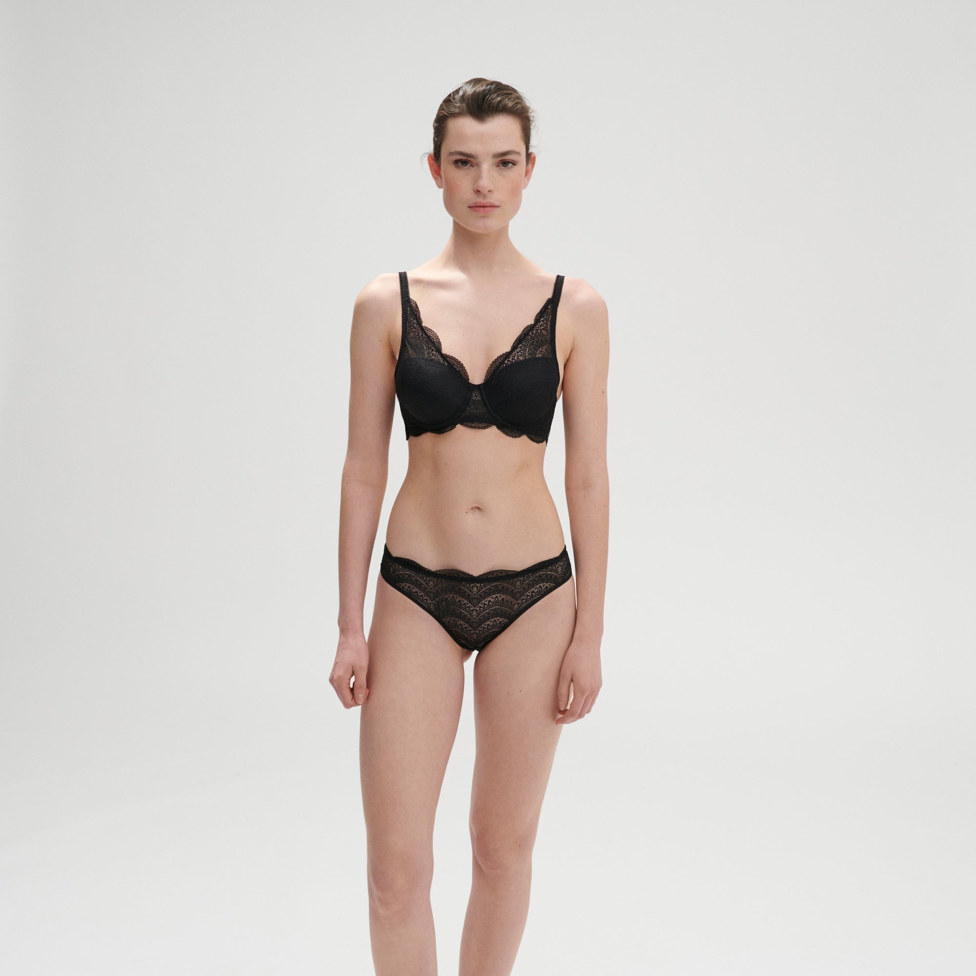 Karma Squared Neckline Spacer Bra - Black - Image 3