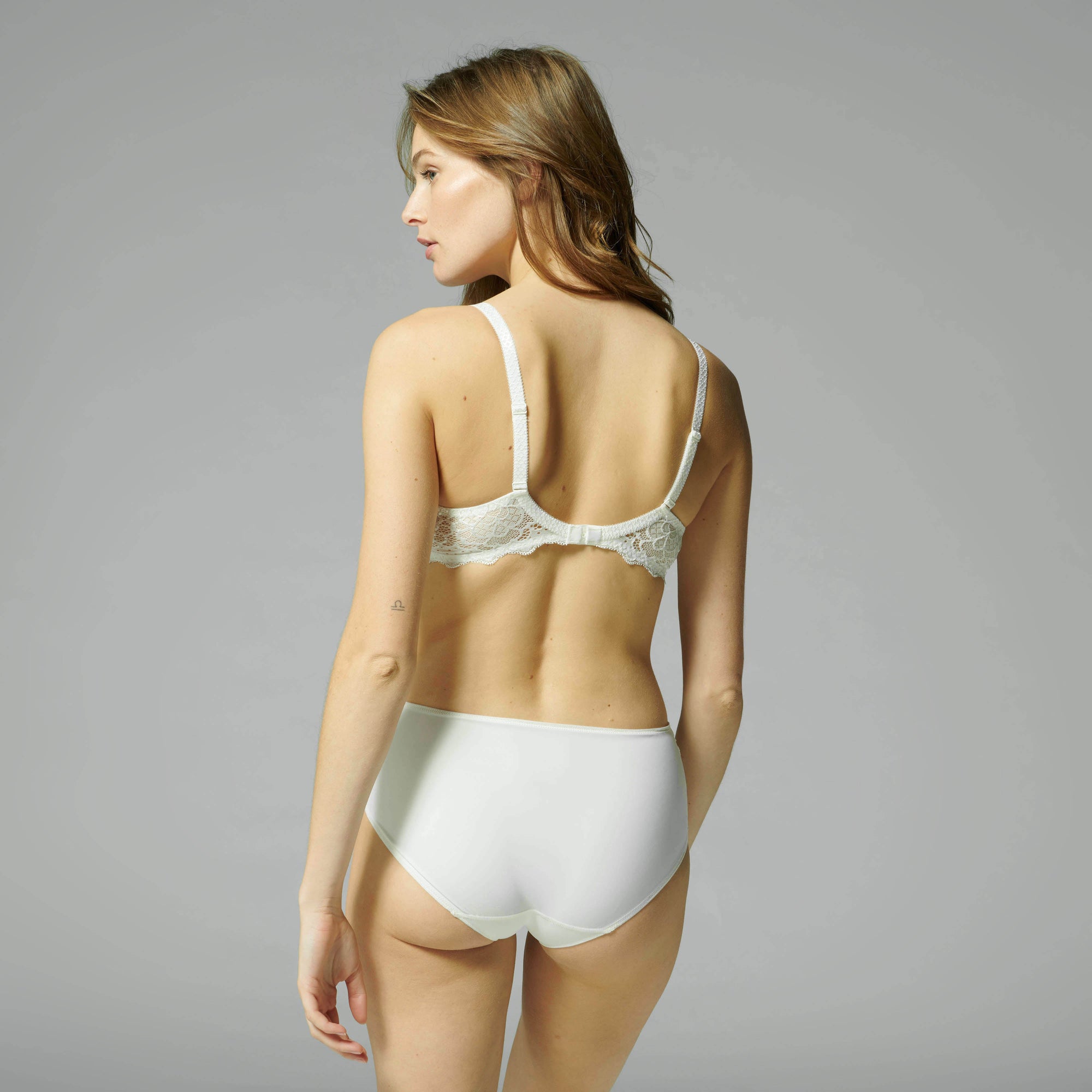 Caresse Spacer plunge bra - Natural - Image 4