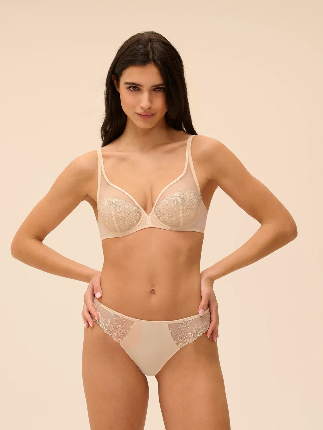 Delice plunging underwired bra - Topaz Beige - 5