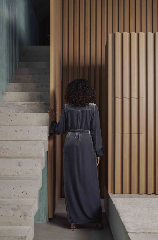 Bruna long grey velvet robe - 3