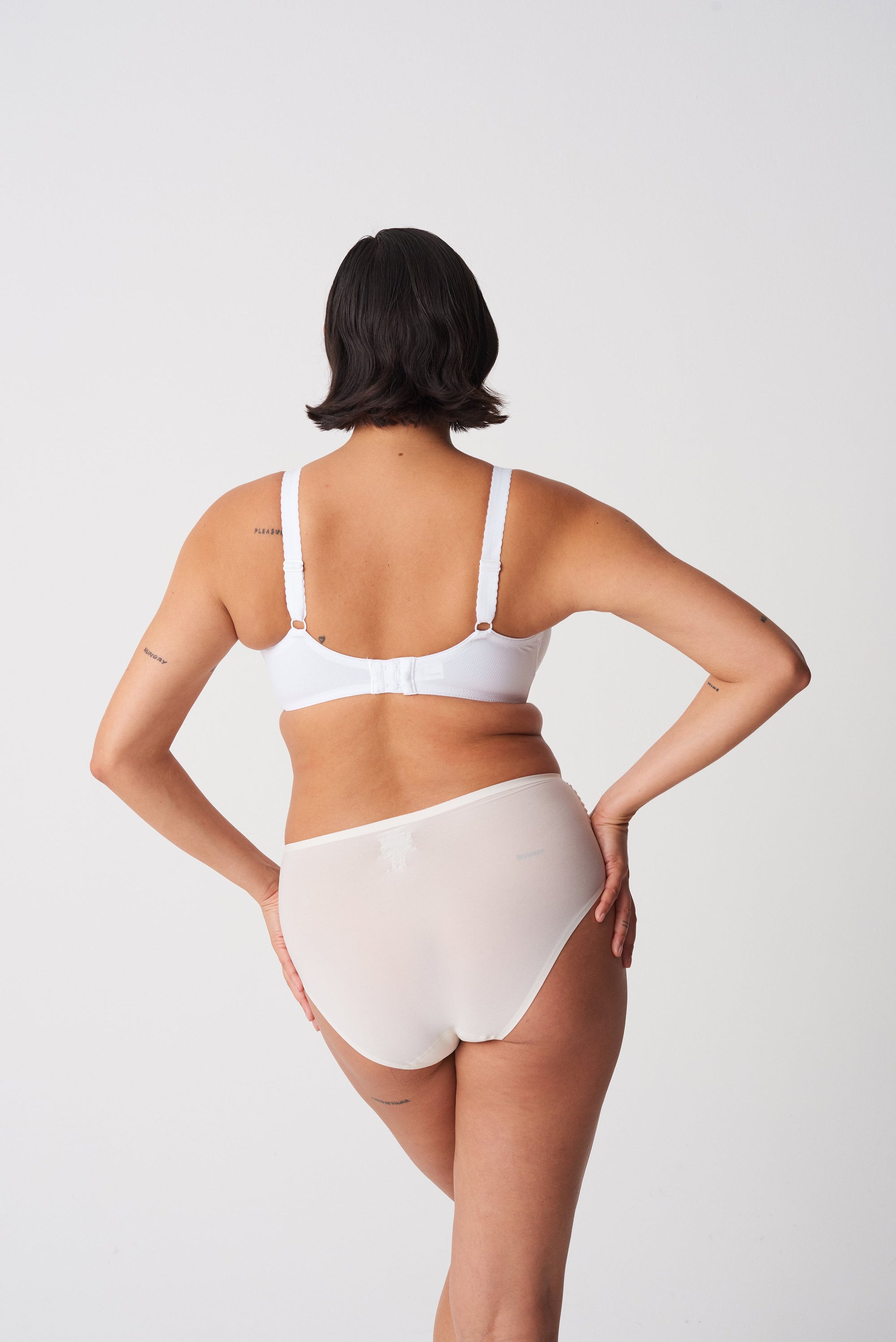 Amazone Full Coverage Unlined Bra - White - Image 6