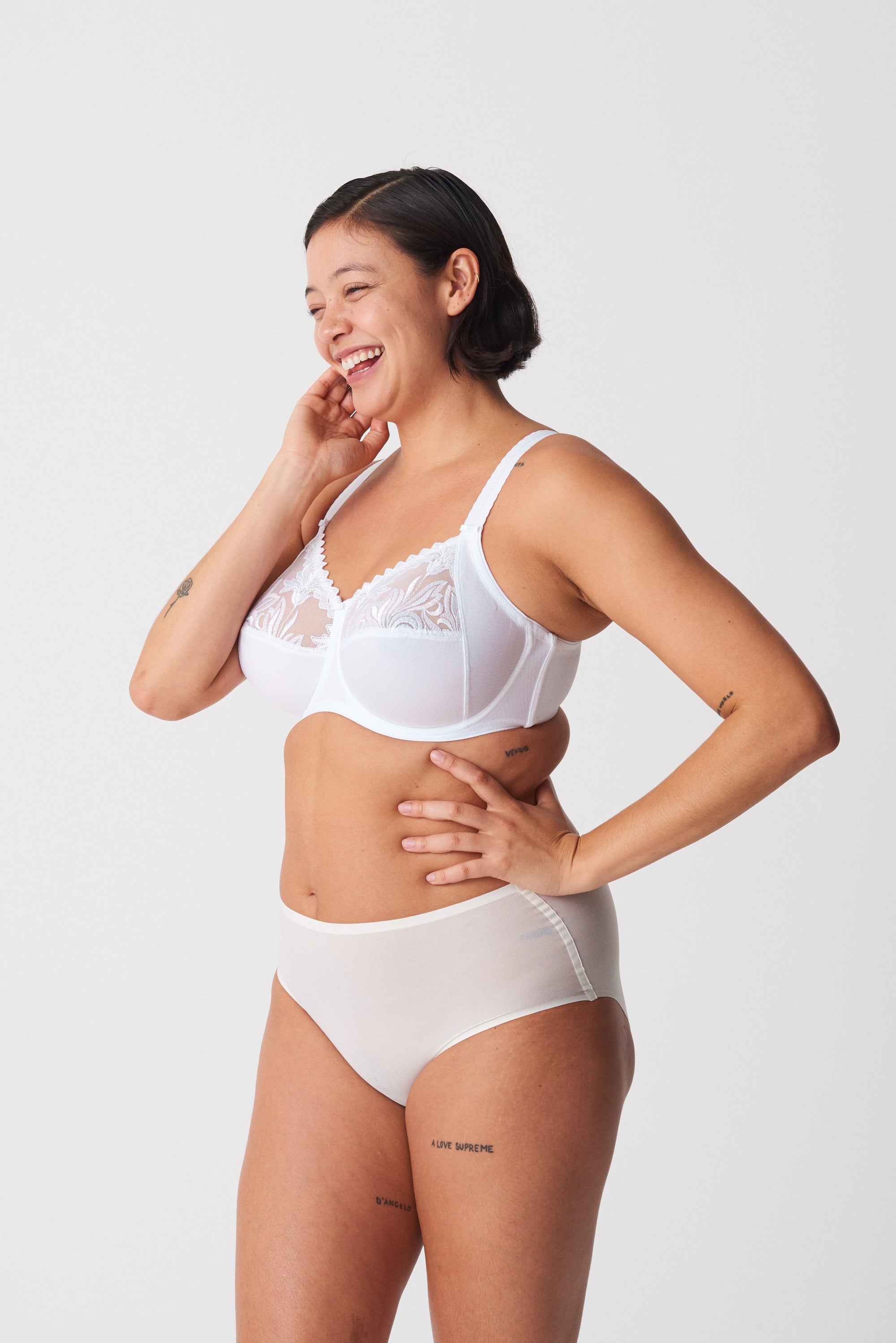 Amazone Full Coverage Unlined Bra - White - Image 4