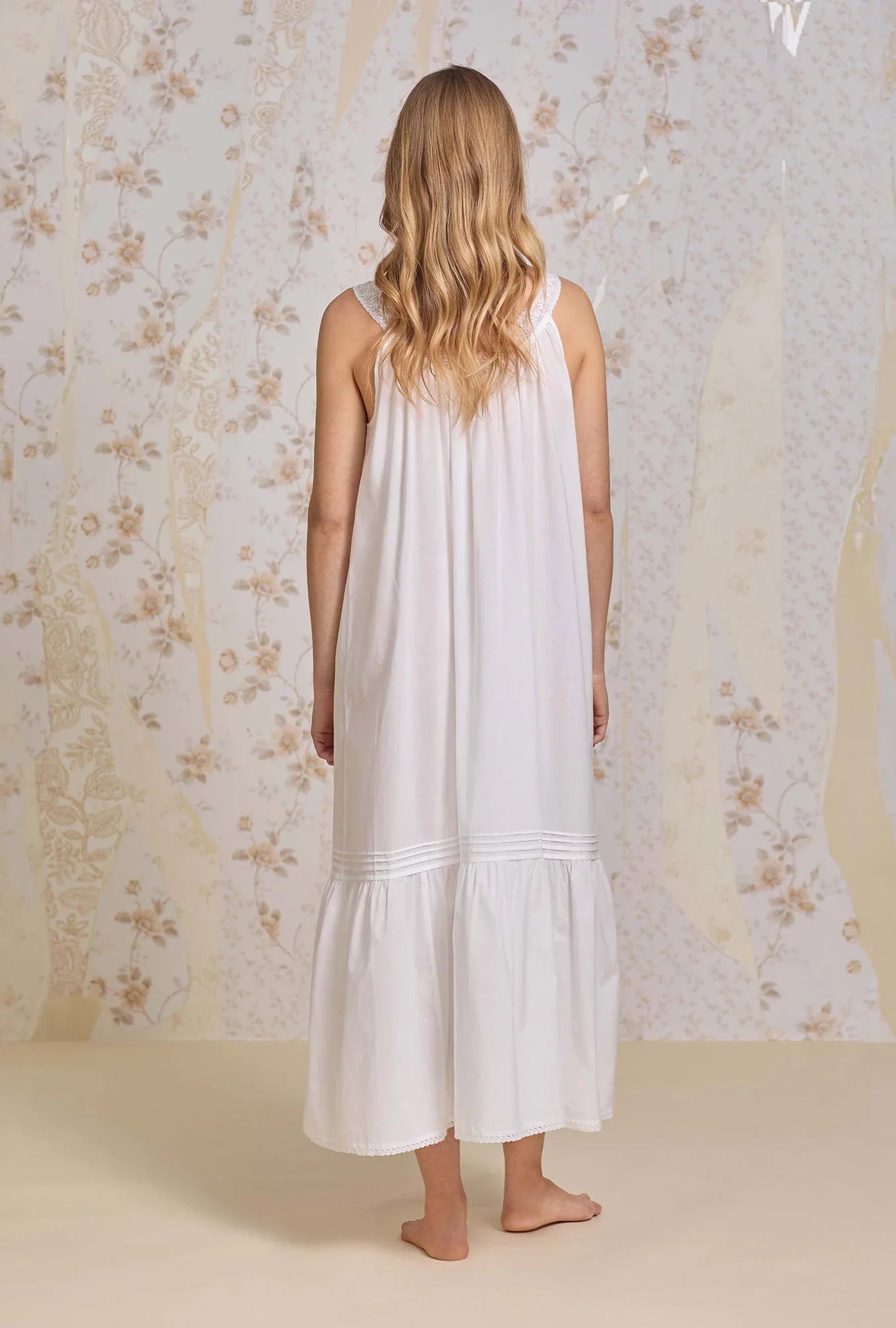 The "Faye" Iconic White Cotton Lawn Ballet Nightgown - White - 3